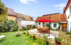 Gorgeous Home In Chessy With Wifi